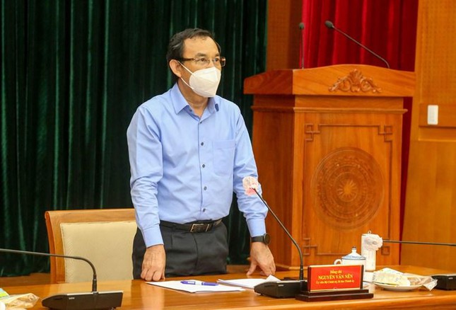 Residents in HCM City require to stay home from 6pm to 6am from July 26