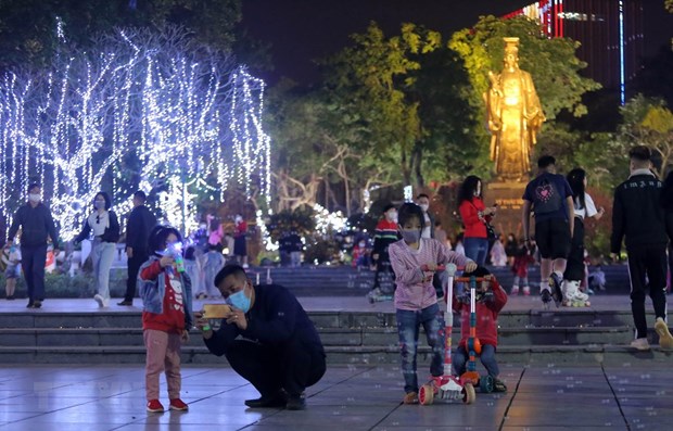 Hanoi develops green space combined with expanding walking space