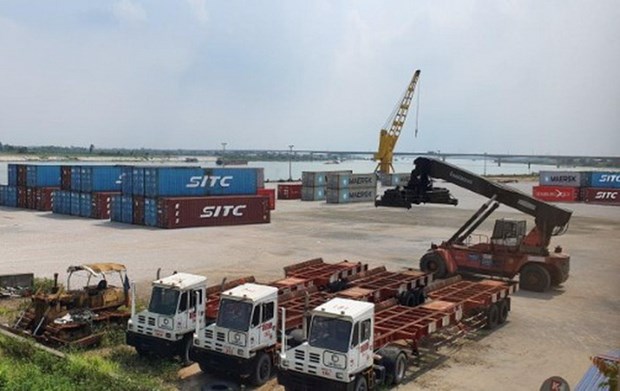 Ministry opens Tan Cang Que Vo inland container depot