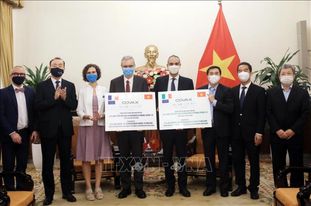 Vietnam receives 1 5 million COVID-19 vaccine from Italy, France