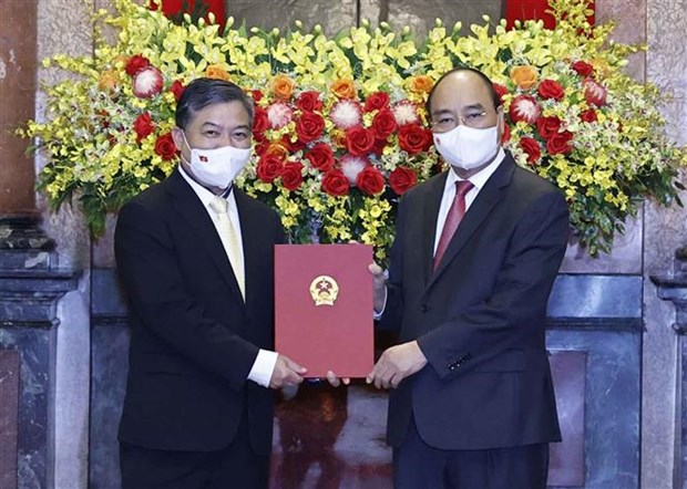 Appointment decision presented to Vietnamese Ambassador to Cambodia