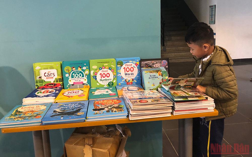 Voting for online book review contest begins