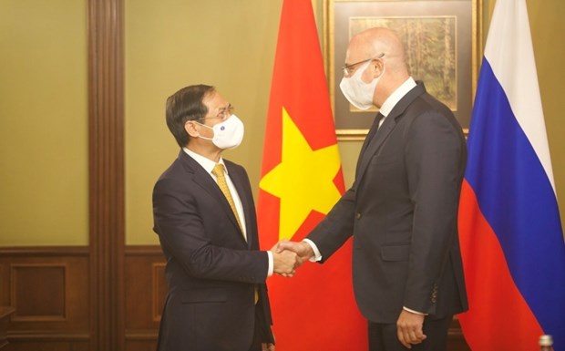 Vietnam seeks Russia s support in vaccine production technology transfer