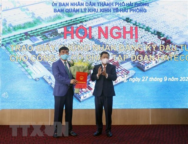 Hai Phong grants investment certificate to terminal construction project