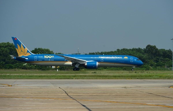 Noi Bai airport’s upgraded runway put into operation