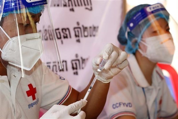 Cambodia receives 2 5 mln doses of vaccine from China