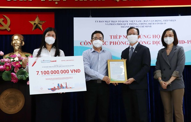 Ho Chi Minh City receives donation for COVID-19 fight
