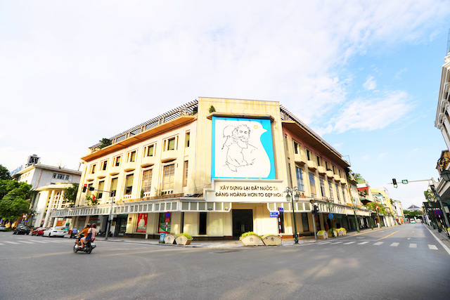 Photos on unforgettable days in Hanoi displayed online