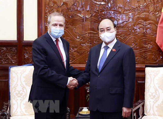 President hosts outgoing Algerian Ambassador