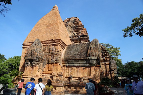 Nha Trang’s landscapes reopen to tourists