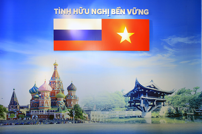 Nearly 200 photos and documents on Vietnam – Russia friendship on display in Hanoi