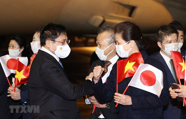 PM arrives in Tokyo, beginning official visit to Japan