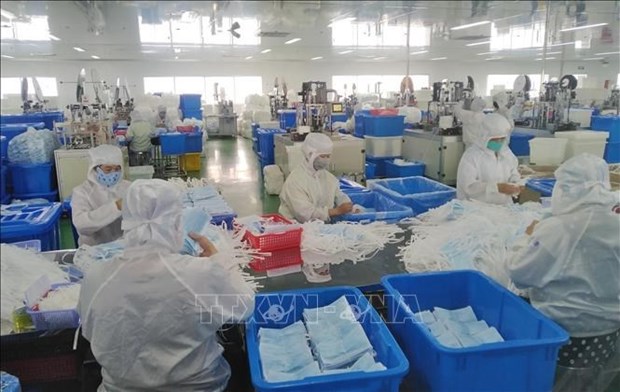 Enterprises in Tien Giang adopt flexible production models to revive production