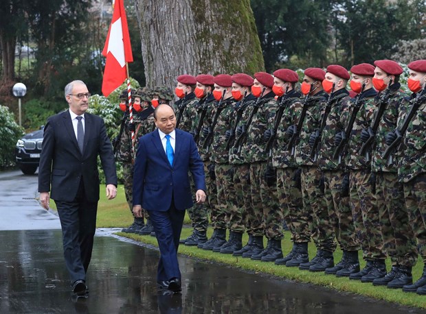 President Nguyen Xuan Phuc welcomed by Swiss counterpart in Bern city