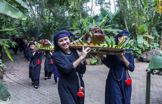 Unique Harvest Festival of Tay people