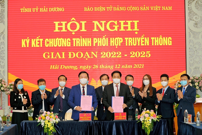 Communications cooperation program between CPV Online Newspaper and Hai Duong Provincial Party Committee