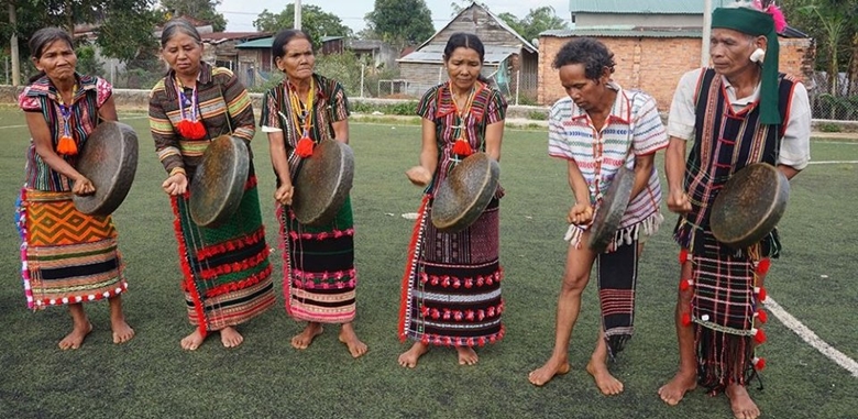 Dak Nong artisan group participates in art program in Dubai