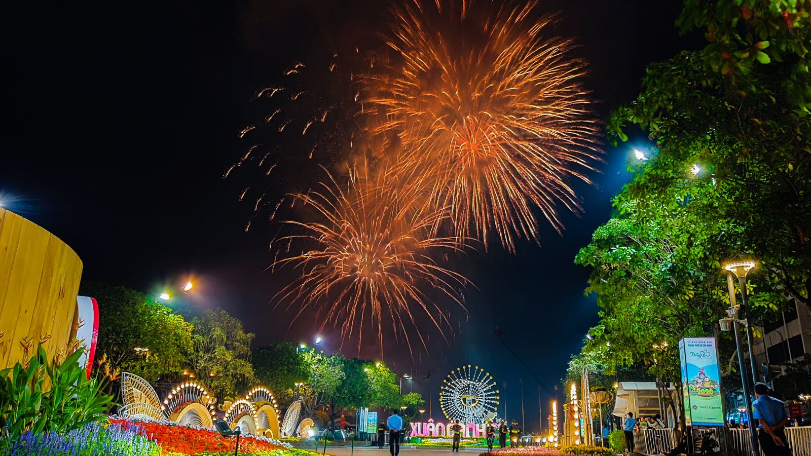 Hanoi welcomes New Year with emotional art programs