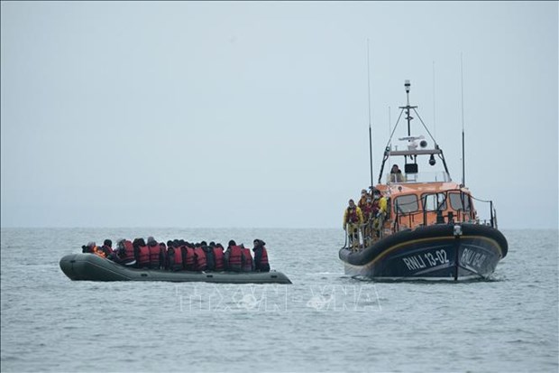 Vietnamese Embassy in France supports family of boat accident victim