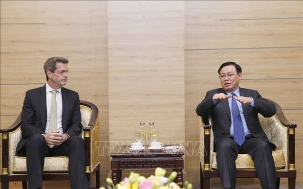 Parliamentary leader receives ADB Country Director in Vietnam