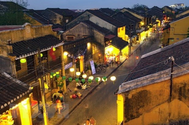 Numerous tourism activities welcome New Year 2022 in Hoi an Ancient Town