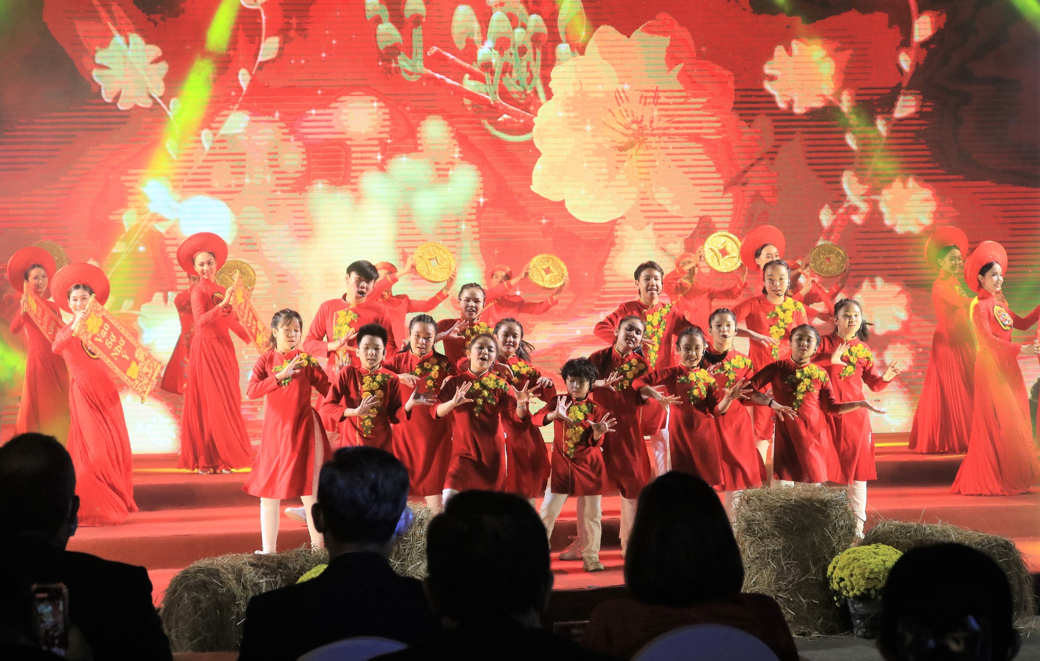 Vietnamese Tet Festival kicks off in HCM City