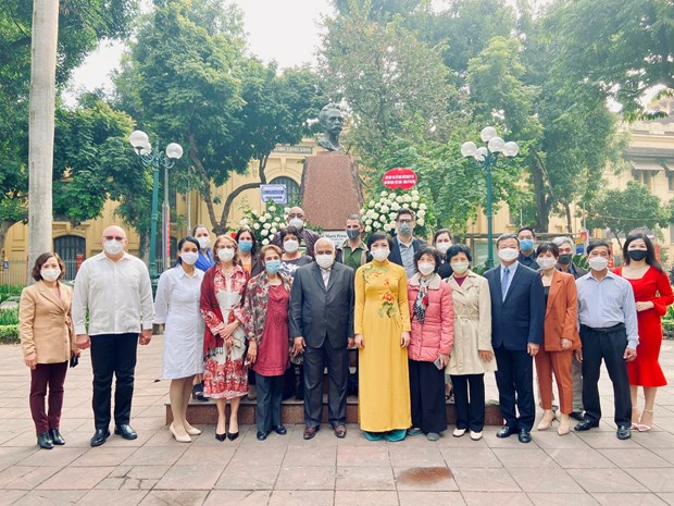 Cuban hero José Martí’s 169th birthday marked in Hanoi