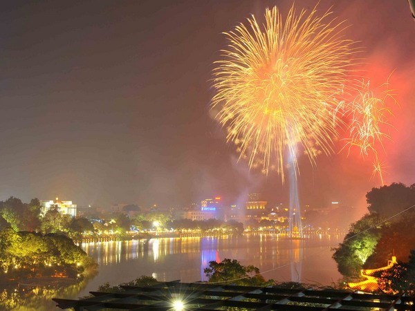 Culture ministry asks for cancellations of Tet festivals, fireworks