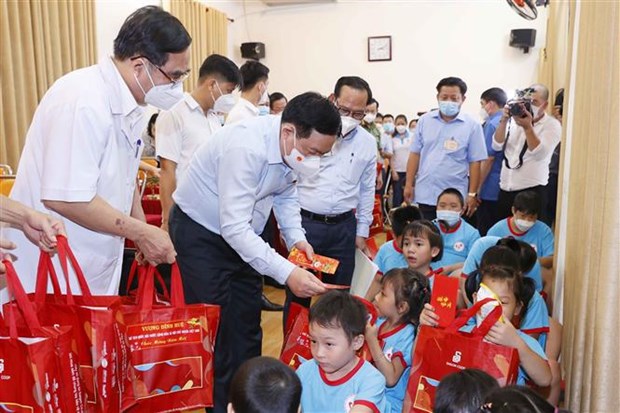 NA Chairman pays Tet visit to Ho Chi Minh City
