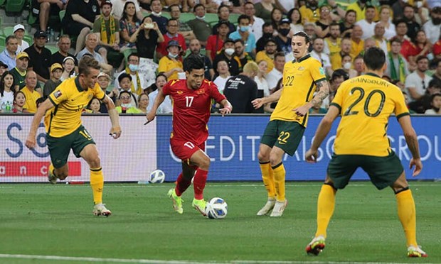Vietnam lose 4-0 to Australia, officially out of World Cup