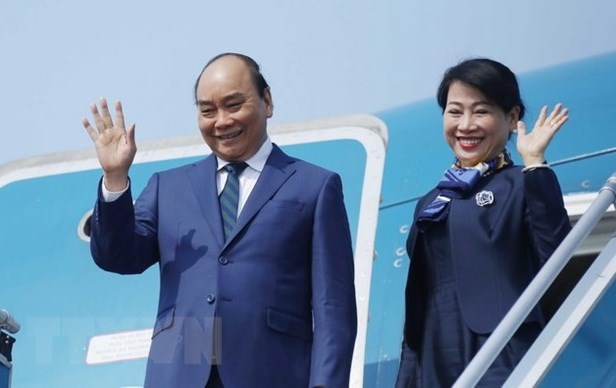 President Nguyen Xuan Phuc leaves Hanoi for State visit to Singapore