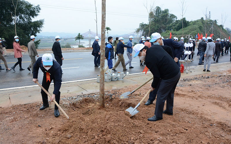 Yen Bai celebrates tree-planting festival in gratitude to Uncle Ho
