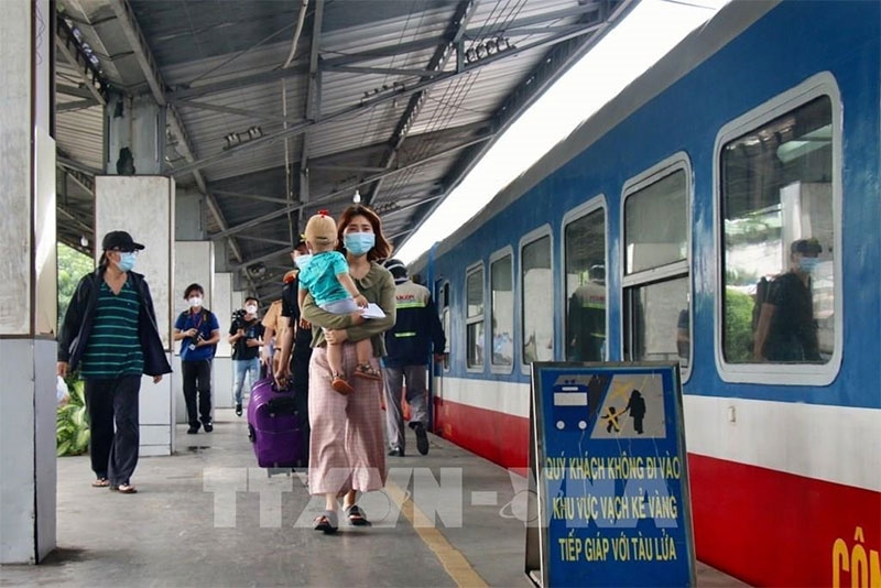 Railway sector reduces ticket prices by 50