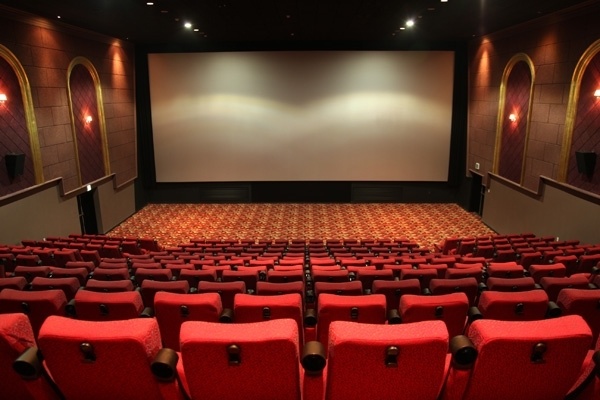 Hanoi allows cinemas and art performance venues to reopen from Feb 10