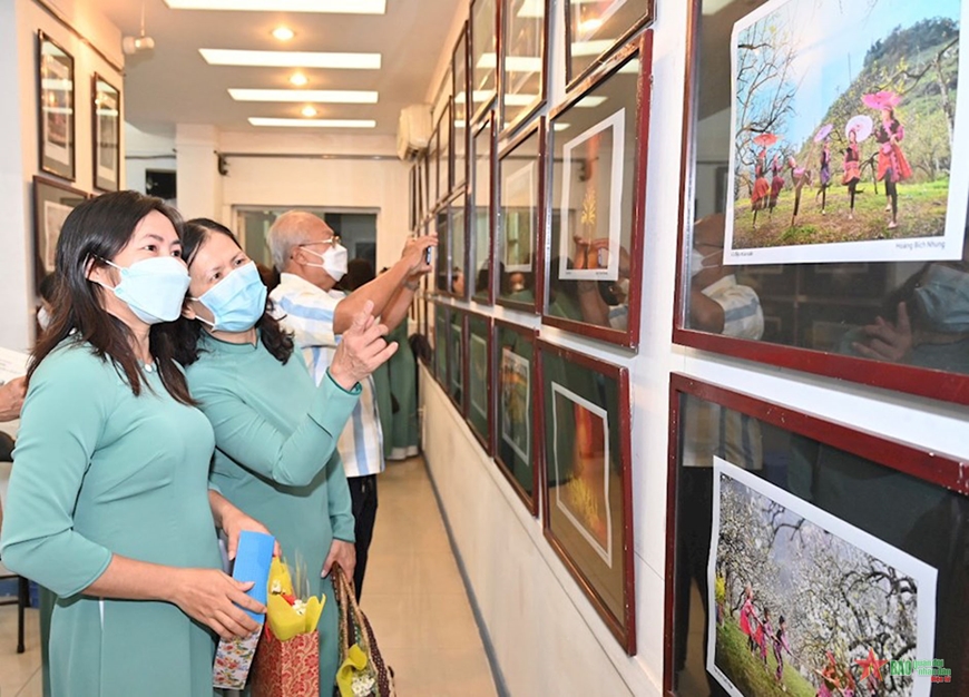 Vietnam through lens of female photographers in HCM City