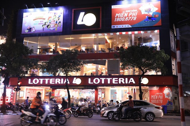 Hanoi allows restaurants and beverage venues to operate normally