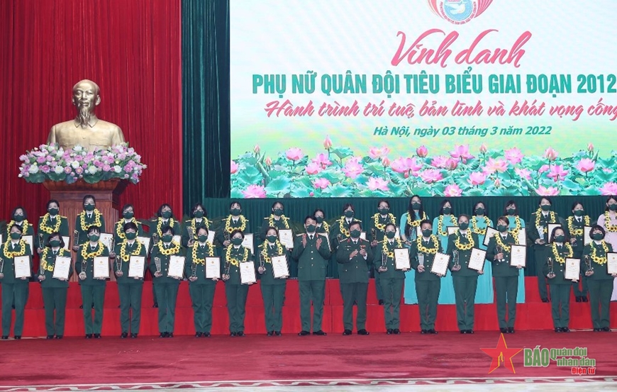 Outstanding military women honoured