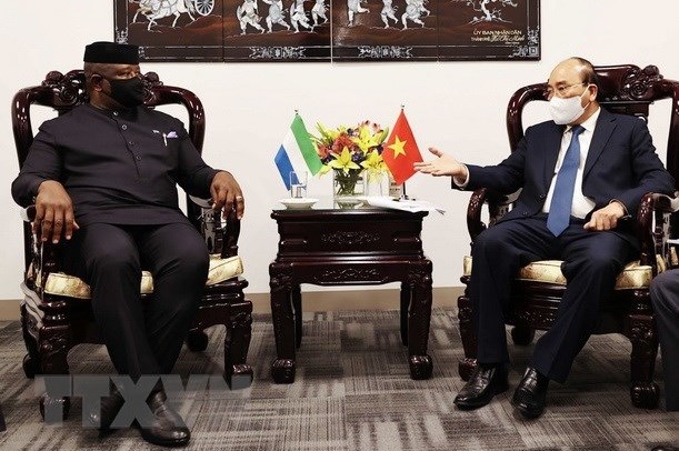 President of Sierra Leone begins official visit to Vietnam