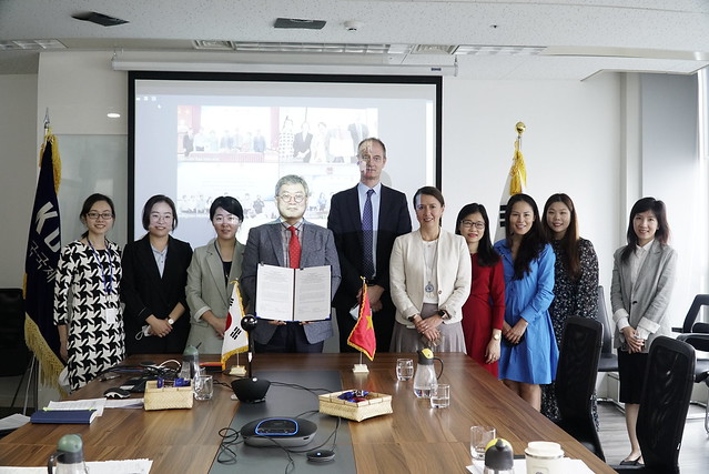 KOICA and central provinces renewed cooperation in mine action and rural development