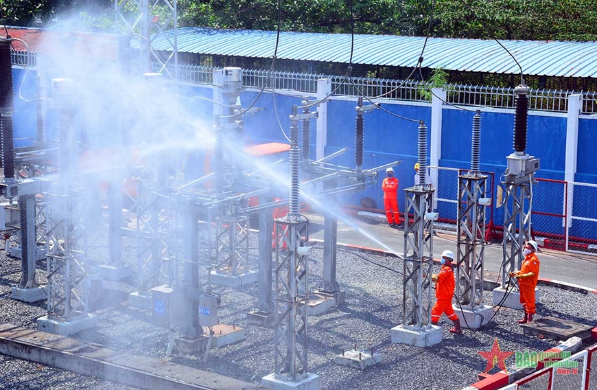 Ho Chi Minh City s electricity industry maintains power grid with advanced technology