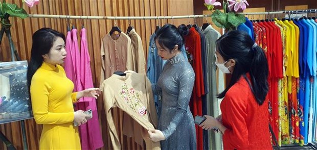 Exhibition honours Ao dai in northern Quang Ninh province
