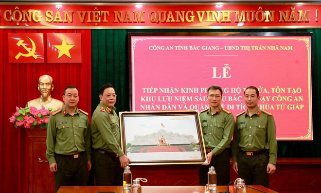 Embellishing memorial area of Uncle Ho’s six teachings to People’s Public Security in Bac Giang town
