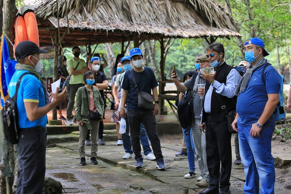 International tourist delegation visits Can Gio, Cu Chi