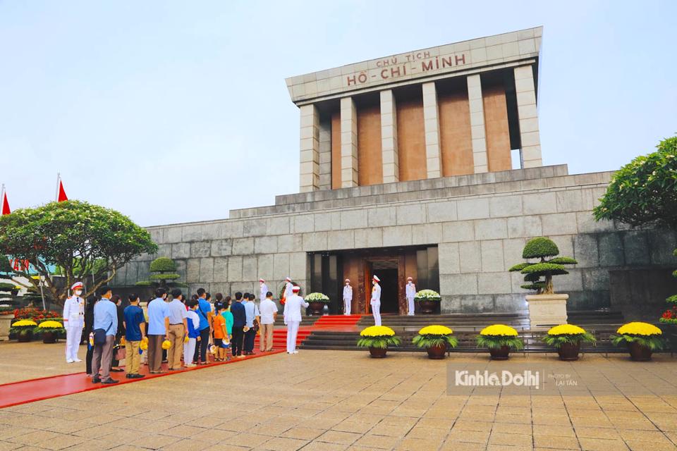 34,796 visitors to Uncle Ho’s mausoleum on national festival