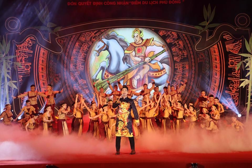 Saint Giong festival opens in Hanoi