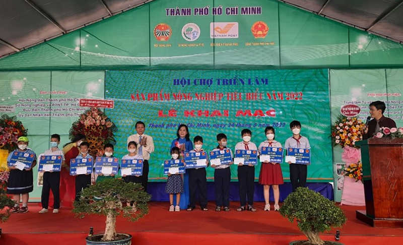 HCMC s farm produce exhibition attracts 160 booths