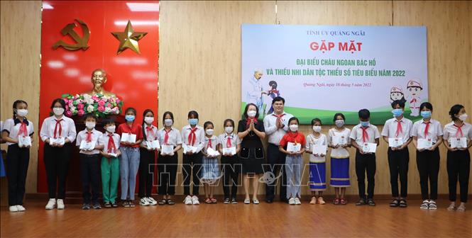 Quang Ngai honors Uncle Ho’s good grandchildren and typical ethnic minority children