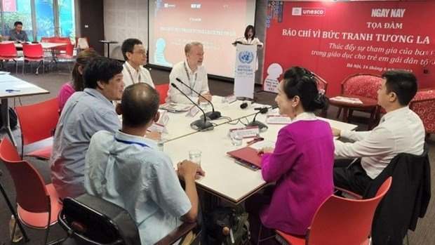 Promoting the participation of the media in the education of ethnic girls