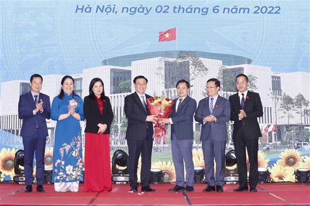 Top legislator meets with young deputies of National Assembly
