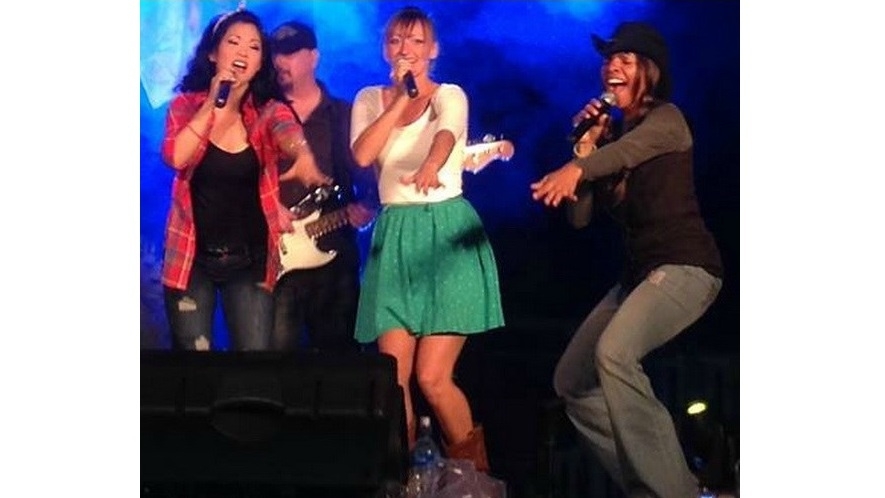 Le groupe de musique country Blended 328 se produira au Vietnam